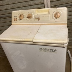 レトロ2層式洗濯機