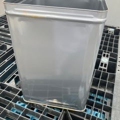 一斗缶です。  ⚠️複数あります1個の値段です。