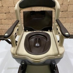 アロン化成（株） 安寿ポータブルトイレ 樹脂製 ジャスピタ標準 ひじ掛け付き 介護 簡易トイレ 洋式  の画像