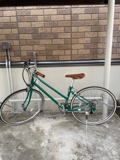 自転車　クロスバイク　グリーン