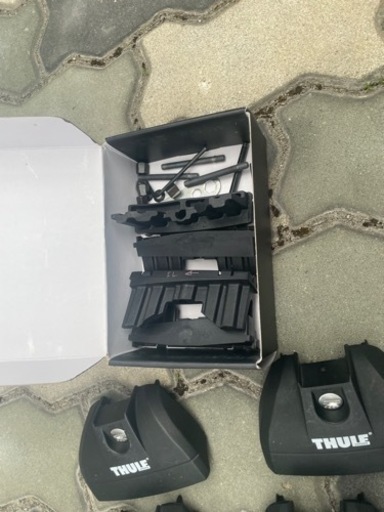 THULE  3シリーズ用　キャリアベース