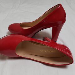 赤ハイヒール２足の画像