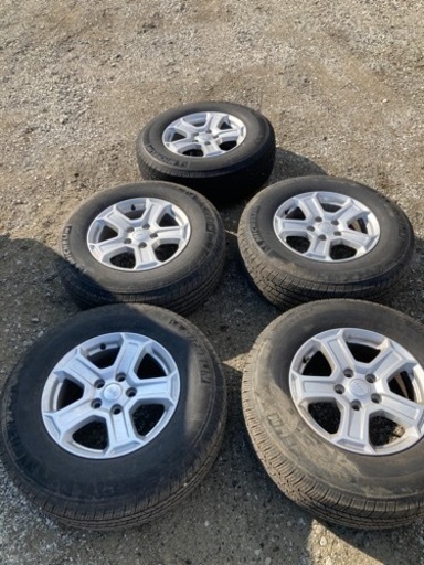 ジープラングラーアンリミテッド純正ホイル　5本セット　センターキャップカバー付き