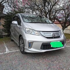 フリードHYBRID　車検令和７年2月　内外装とても綺麗　ジャス...