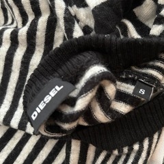 DIESEL ボーダーニットセーター ワンポイントワッペンの画像