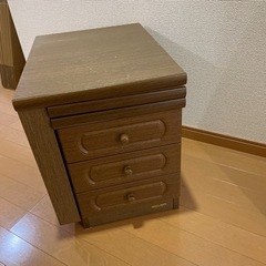 小さく収納できる机　引き出し付きの画像