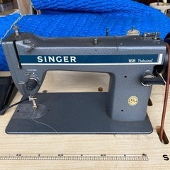 【中古品】足踏みミシンsinger 188professional と電動ミシンbaby lock BL4-838DF 通電確認済の画像
