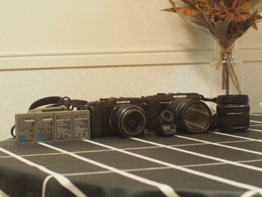 7/12 7:30まで　OLYMPUS PEN | E-PL2 & E-PL1s, レンズ３つ,バッテリー4つ,充電器1つ,マウント1つファインダーなし