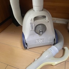 パナソニック　掃除機　Panasonic 紙パックタイプの画像