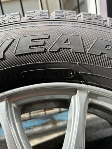 スタッドレス　195/65R15