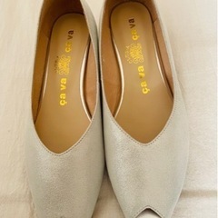 [サヴァサヴァ] パンプス cavacava ホワイト シルバー 22.5cmの画像