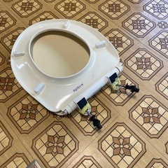 TOTO トイレ　便座　の画像