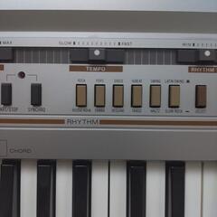 CASIO Casiotone CT-310 シンセサイザー キーボード　ケース付の画像