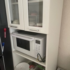 食器、レンジ棚（引っ越し片付け中で、まだ荷物がありすみません）