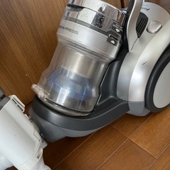 サイクロン掃除機　Panasonicパナソニック　の画像