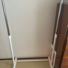 ハンガーラックの画像