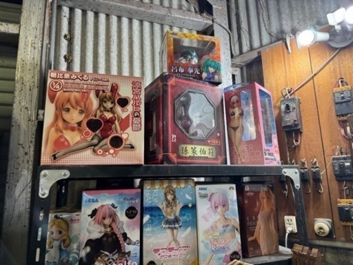 フィギュア売ります。個々売りはしていません。