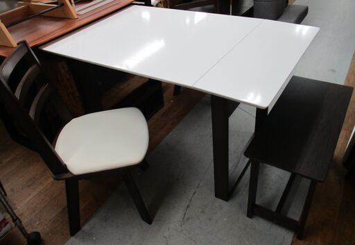 R607 NITORI バタフライ式ダイニング4点セット、回転式椅子、Used