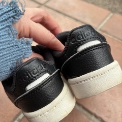 adidas 14㎝　キッズスニーカーの画像