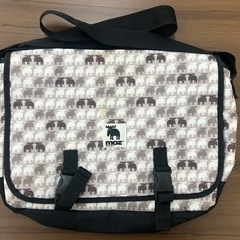 moz ショルダーバッグ　軽量　可愛い　