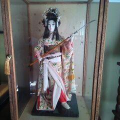 ガラスケース付人形