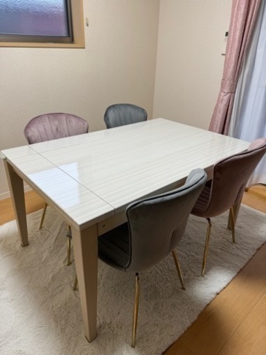 ダイニングテーブル・グレーチェアー2つセット