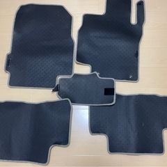 日産キューブフロアマットの画像