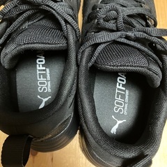 PUMA プーマ　スニーカーの画像