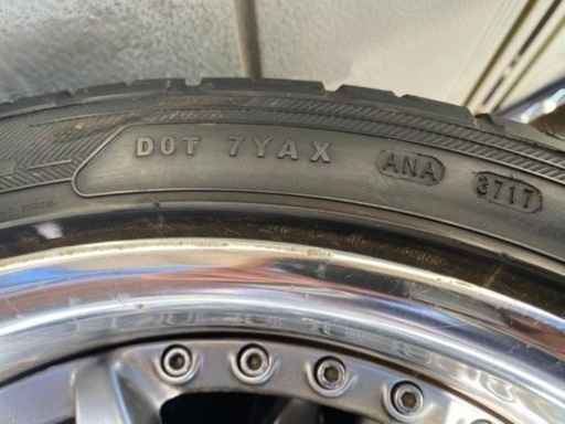 車のパーツ タイヤ、ホイール