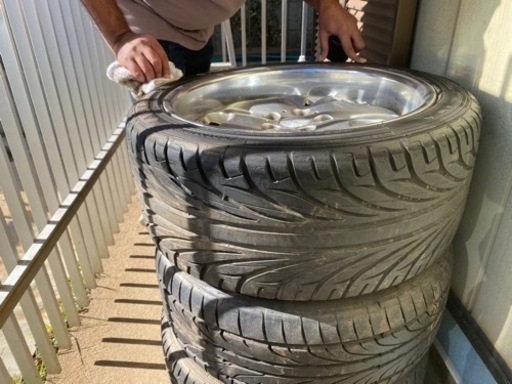 車のパーツ タイヤ、ホイール