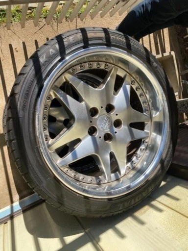 車のパーツ タイヤ、ホイール