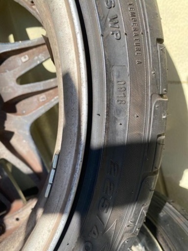 車のパーツ タイヤ、ホイール