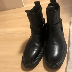 ZARA ショートブーツの画像