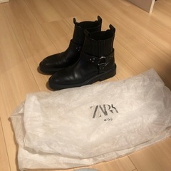 ZARA ショートブーツ