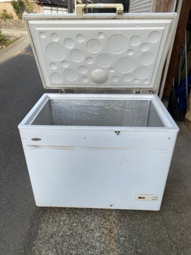 冷凍ストッカー