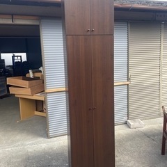 ●収納棚　縦に長く幅スリムタイプ●