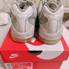 NIKE スニーカー 23.5の画像