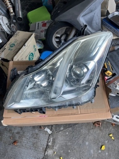 ⭐️クラウン200系ロイヤル左ヘッドライト