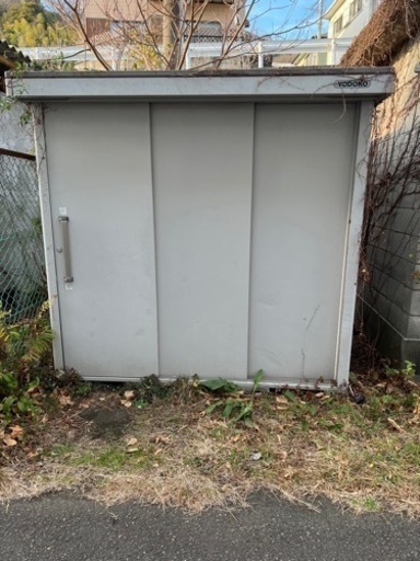 お話し中　ヨドコー　YODOKO 物置　鍵あり