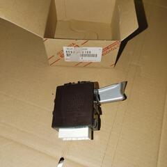 トヨタ　ドアコントロールリレー