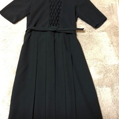 黒のワンピース