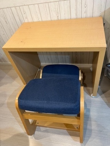 1/13まで★早い者勝ち！キャスター付学習机と姿勢が良くなるチェアセット