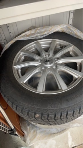 スタッドレスタイヤ