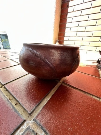 平めの壺、器?