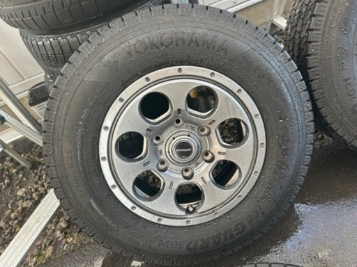 ハイエース　車検対応　スタッドレスタイヤホイールセット　