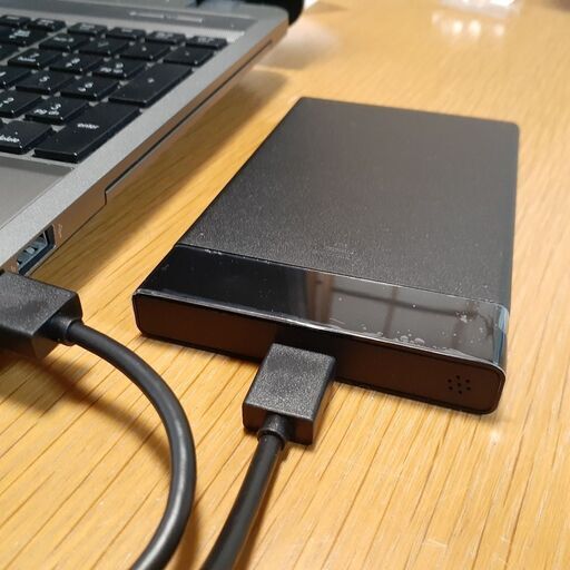 【お取引中です】外付けハードディスク　1TB　（ケース新品）　㉜