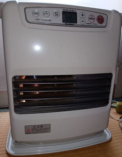 石油ファンヒーターです
