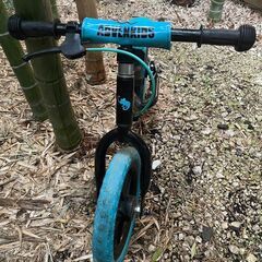 子ども用キックバイクの画像