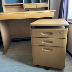 勉強机　椅子　子供用　の画像