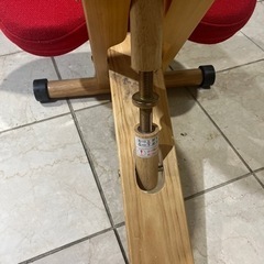 姿勢矯正用　椅子の画像